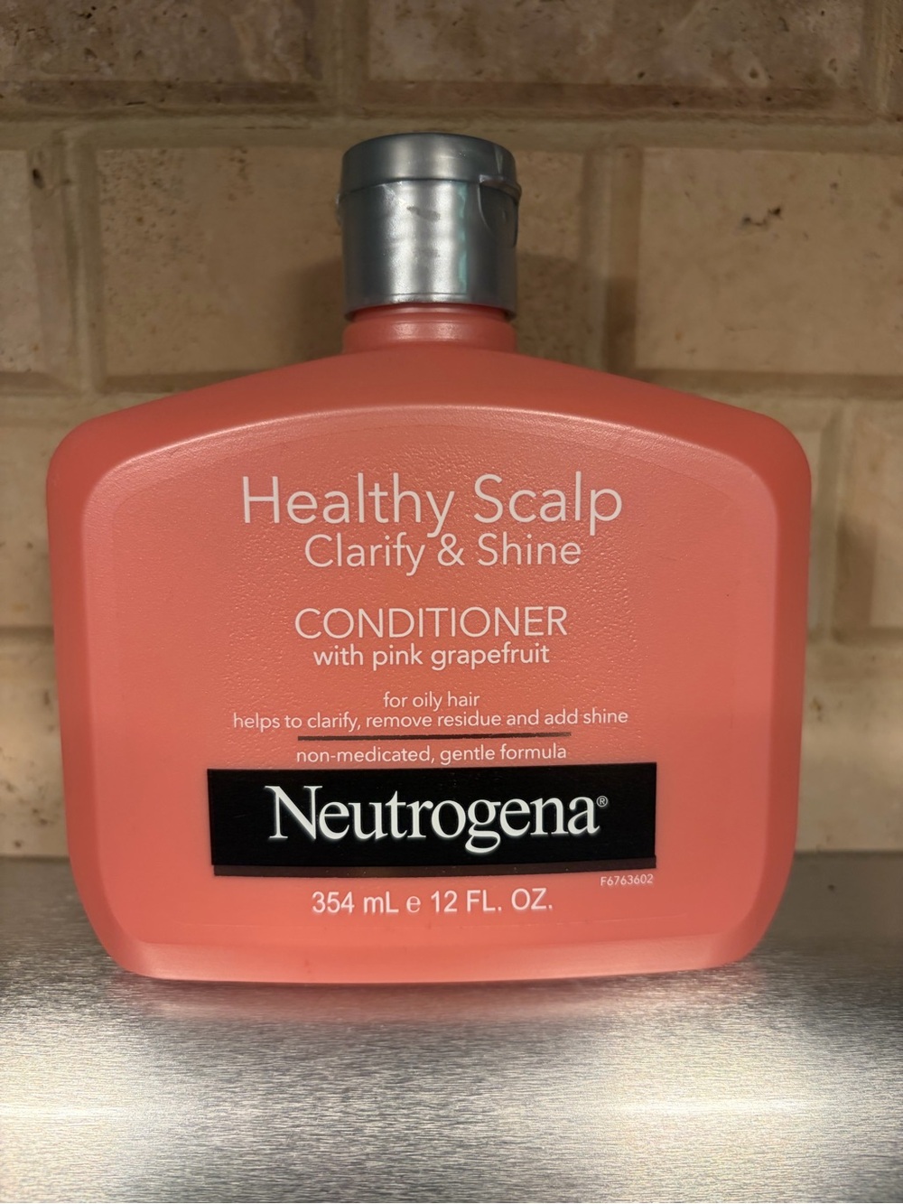 NEW Neutrogena Clarify & Shine Healthy Scalp Grapefruit Conditioner, 12oz